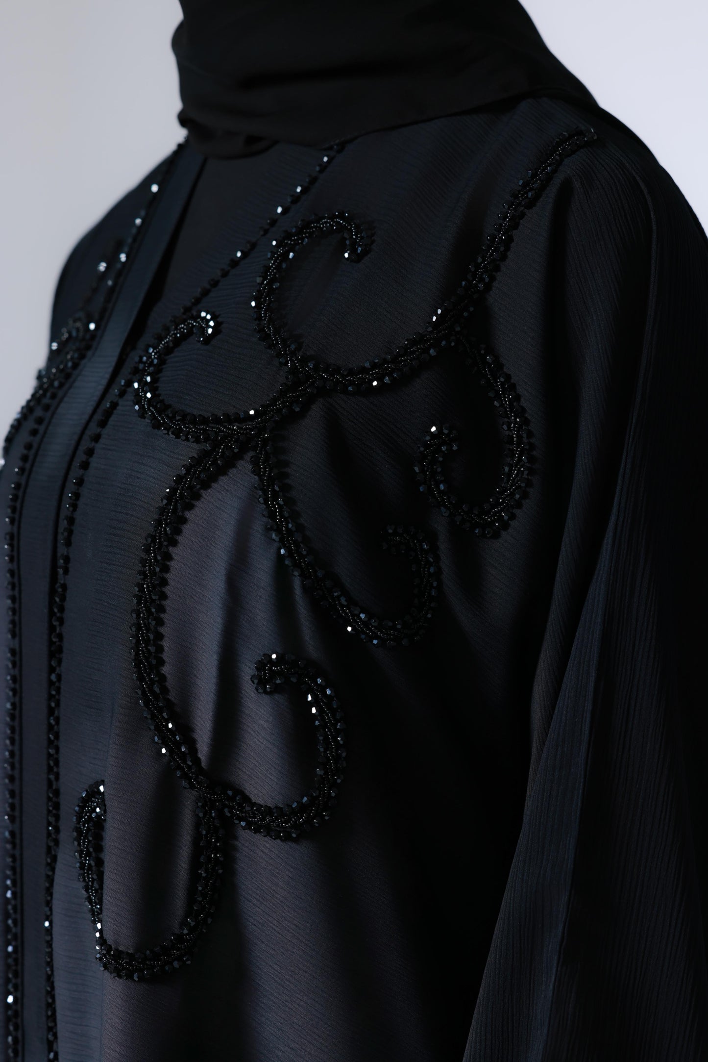 Stijlvolle zwarte abaya, islamitische dameskleding